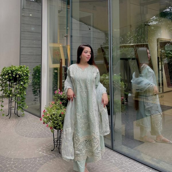 Pakistani Brand “Kanwal Malik” inspired exclusive designer stitched / ready to wear 3 piece kamiz set